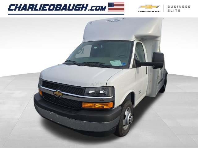 2026 Chevrolet Express Cutaway Base