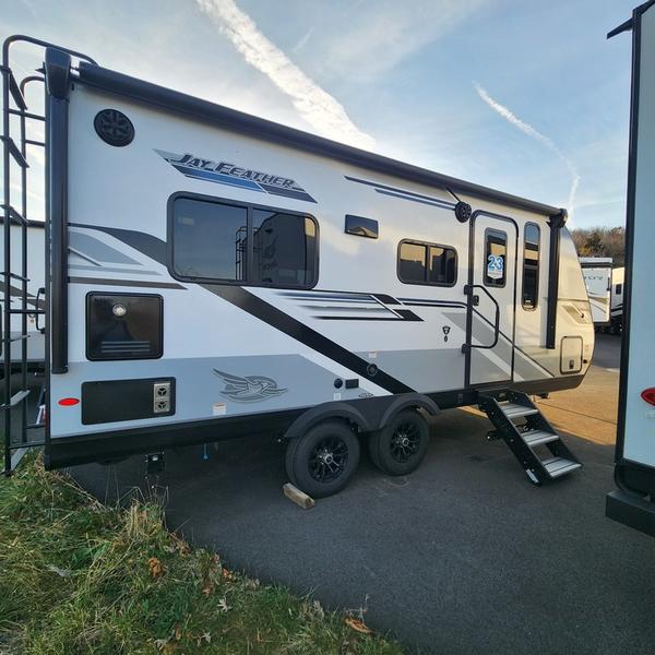 2025 Jayco Jay Feather 19MRK