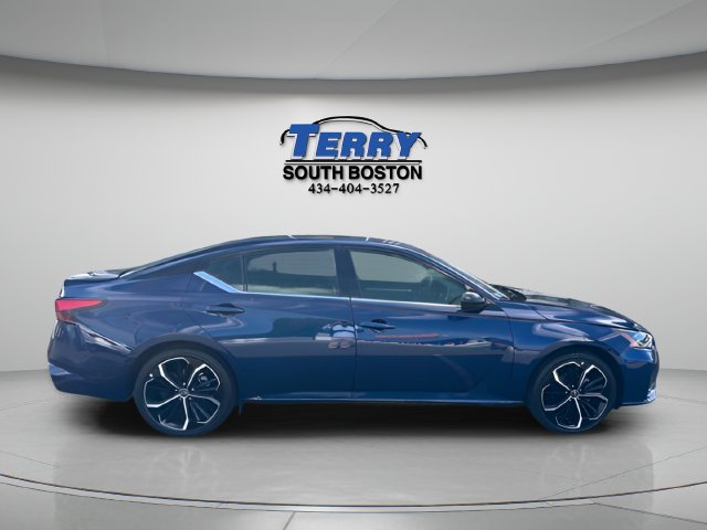 2023 Nissan Altima SR