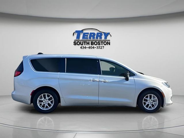 2024 Chrysler Voyager