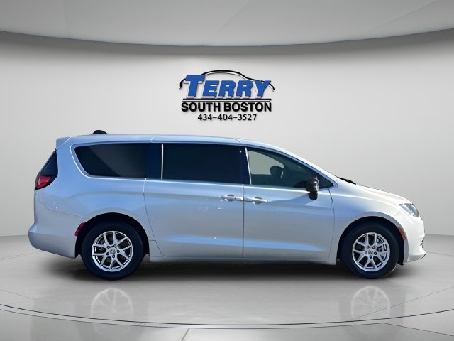 2024 Chrysler Voyager