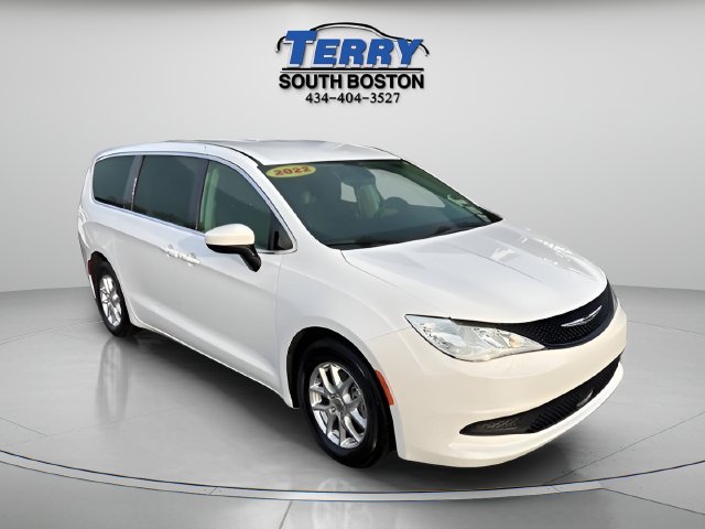 2022 Chrysler Voyager LX - Photo 2