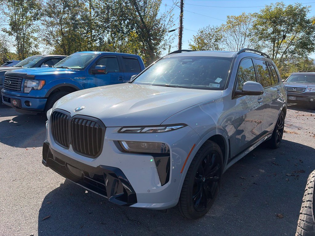 2023 BMW X7 40i